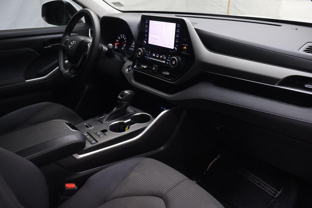 used 2022 Toyota Highlander car, priced at $31,495