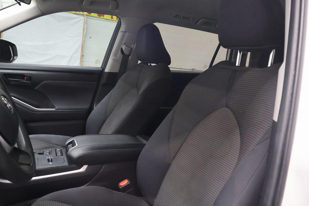 used 2022 Toyota Highlander car, priced at $31,495