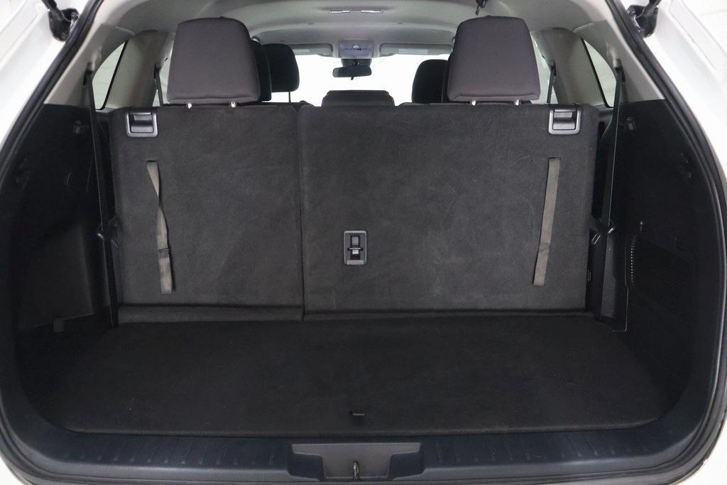 used 2022 Toyota Highlander car, priced at $31,495