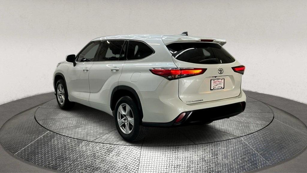used 2022 Toyota Highlander car, priced at $31,495