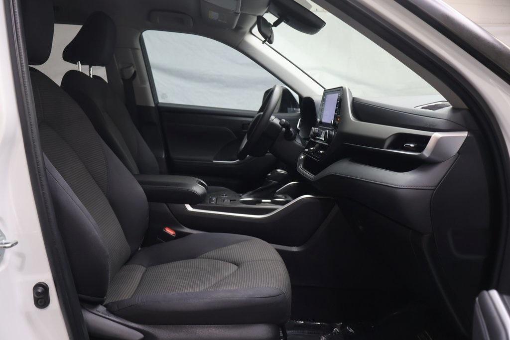used 2022 Toyota Highlander car, priced at $31,495