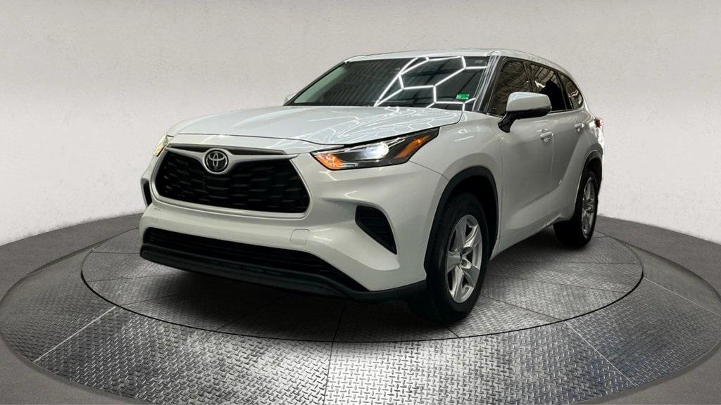 used 2022 Toyota Highlander car, priced at $31,495