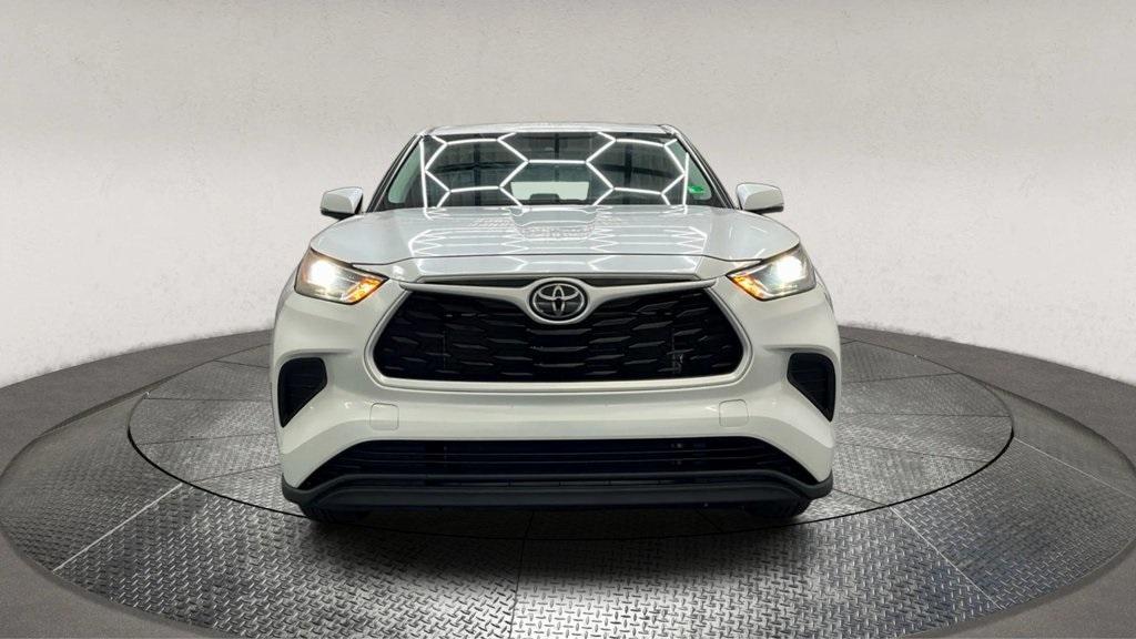 used 2022 Toyota Highlander car, priced at $31,495