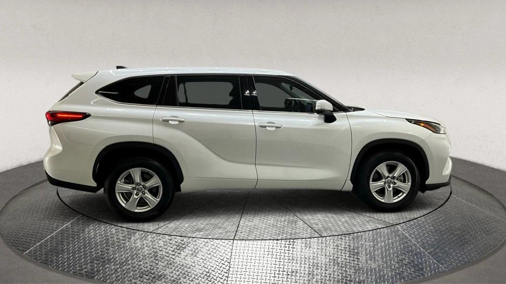 used 2022 Toyota Highlander car, priced at $31,495