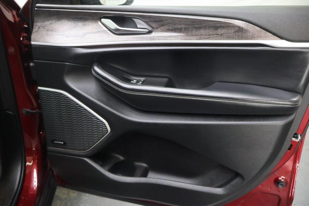used 2021 Jeep Grand Cherokee L car, priced at $33,995