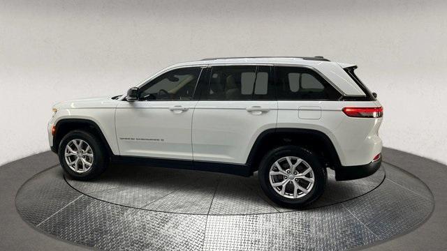 used 2022 Jeep Grand Cherokee car, priced at $31,995