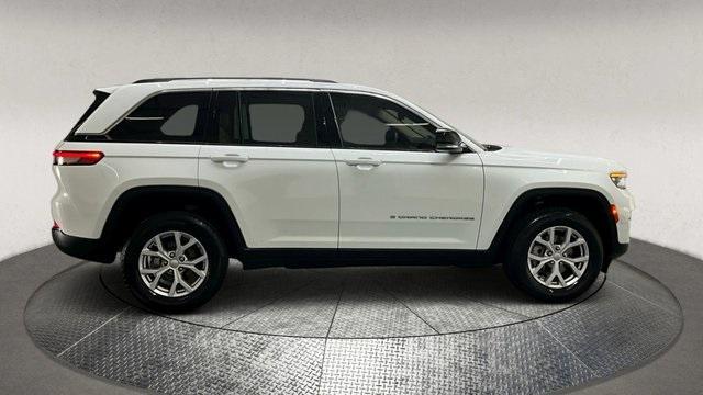 used 2022 Jeep Grand Cherokee car, priced at $31,995
