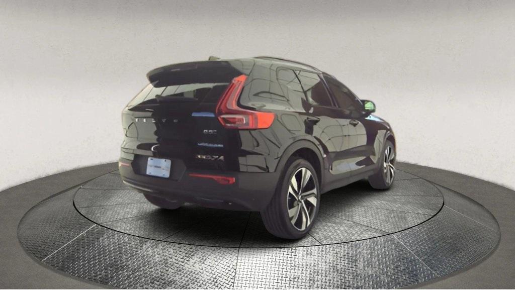 used 2025 Volvo XC40 car