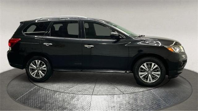 used 2020 Nissan Pathfinder car, priced at $18,295