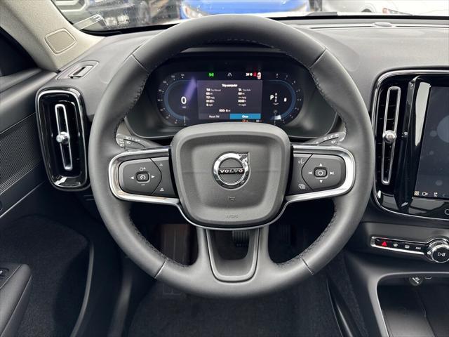 new 2025 Volvo XC40 car, priced at $49,575