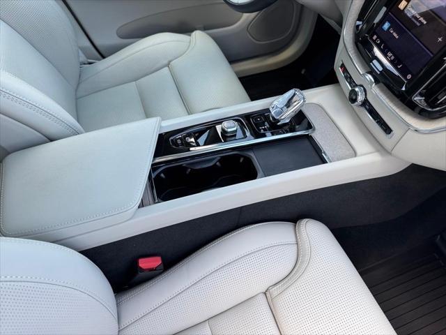 used 2022 Volvo XC60 car, priced at $44,223