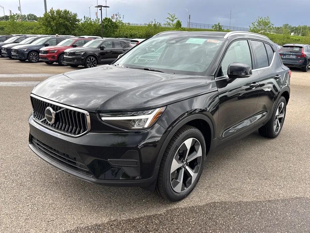 new 2025 Volvo XC40 car, priced at $46,035