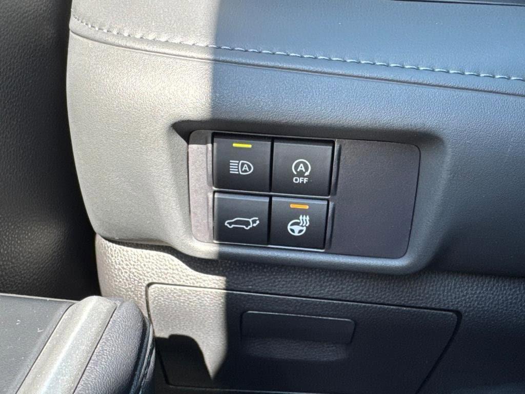 used 2023 Toyota Highlander car, priced at $36,993