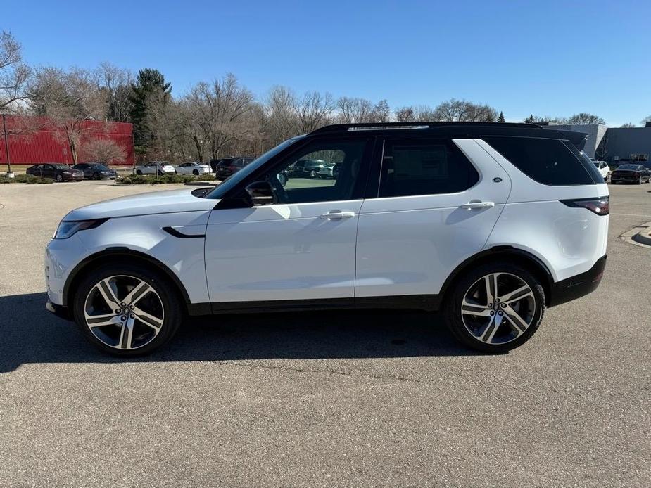 new 2024 Land Rover Discovery car, priced at $82,625