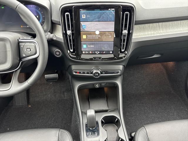 new 2025 Volvo XC40 car, priced at $45,000