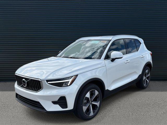 new 2025 Volvo XC40 car