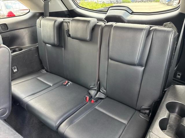 used 2019 Toyota Highlander car, priced at $25,493