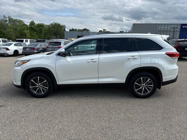 used 2019 Toyota Highlander car, priced at $25,493