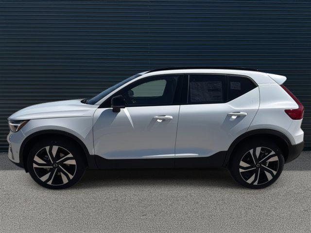 new 2025 Volvo XC40 car, priced at $49,575