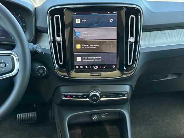 new 2025 Volvo XC40 car, priced at $49,575