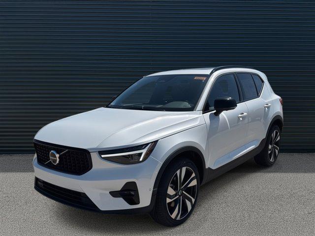 new 2025 Volvo XC40 car, priced at $49,575