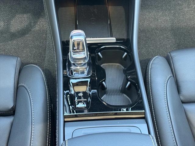 new 2025 Volvo XC40 car, priced at $49,575