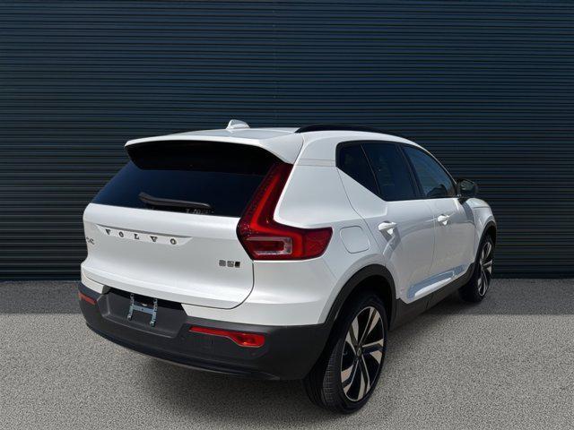new 2025 Volvo XC40 car, priced at $49,575