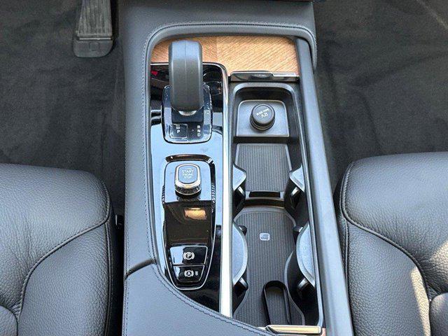 new 2025 Volvo XC90 car, priced at $68,455