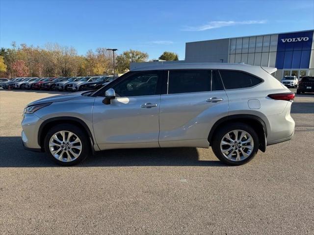 used 2020 Toyota Highlander car, priced at $35,864