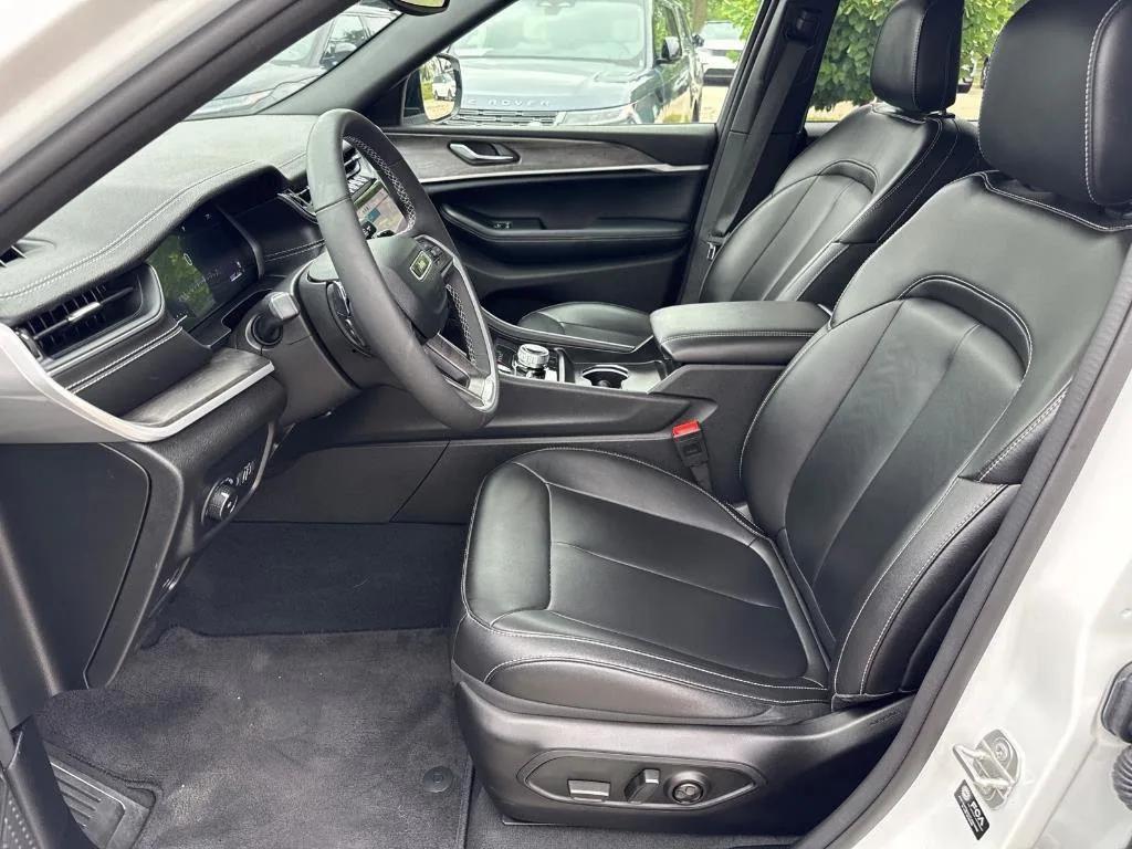 used 2024 Jeep Grand Cherokee car, priced at $34,993