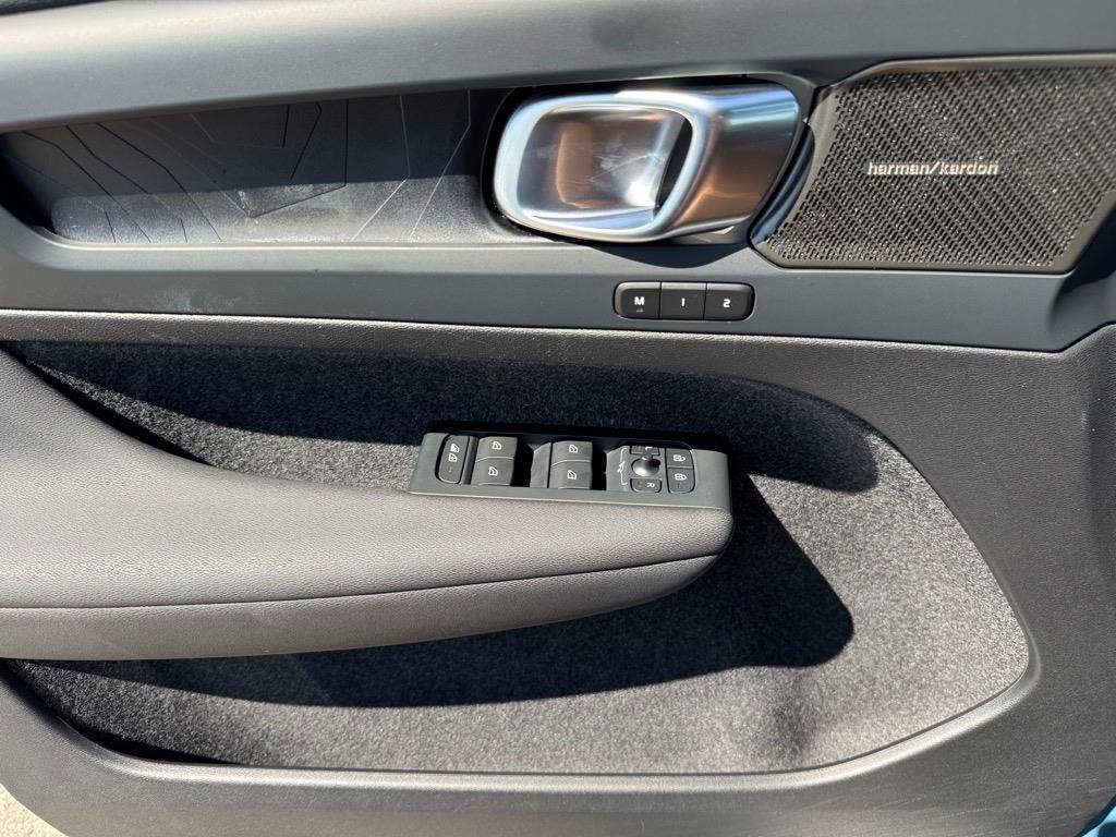 used 2024 Volvo XC40 Recharge Pure Electric car, priced at $39,998