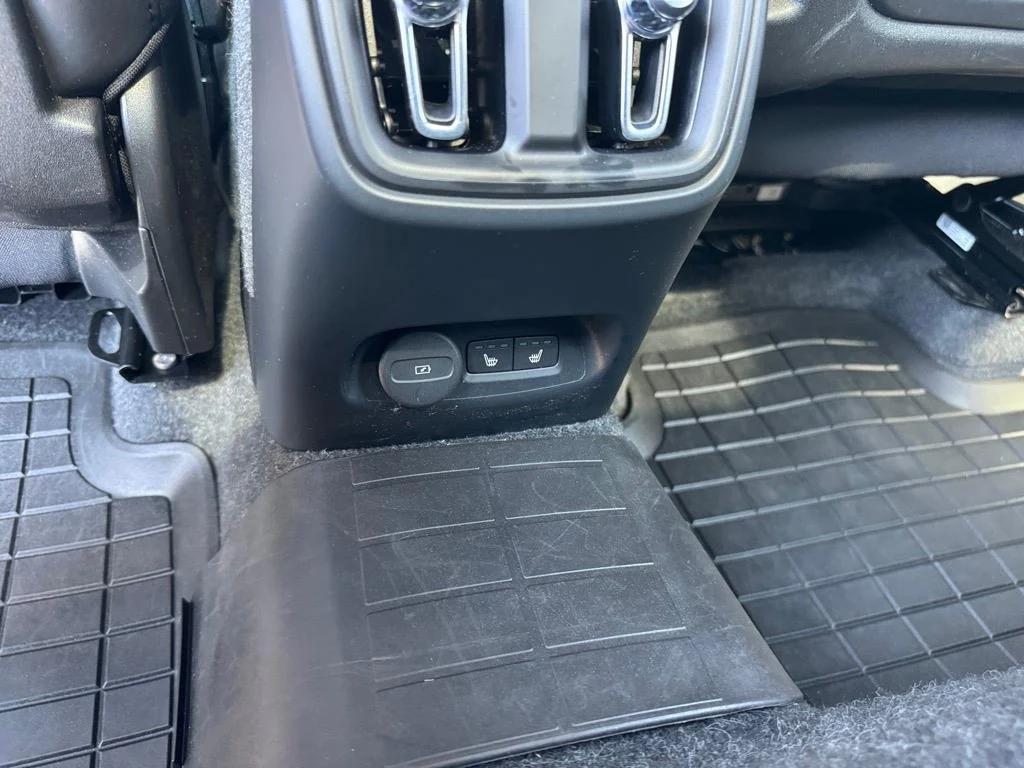 used 2024 Volvo XC40 Recharge Pure Electric car, priced at $39,998