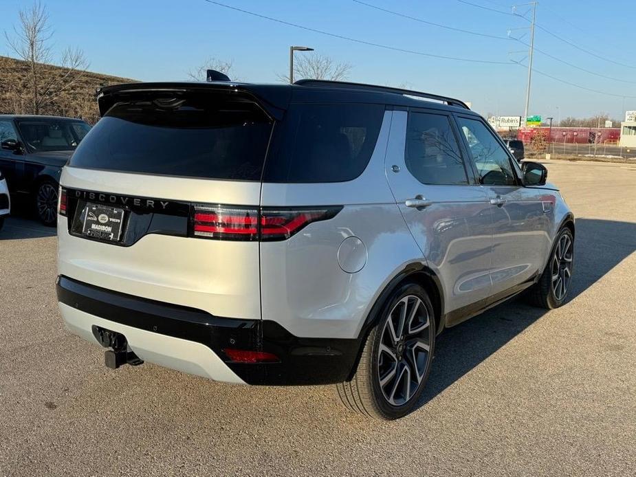 new 2024 Land Rover Discovery car, priced at $77,875