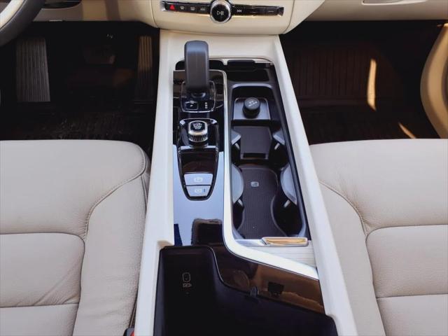 new 2025 Volvo XC60 car, priced at $51,535