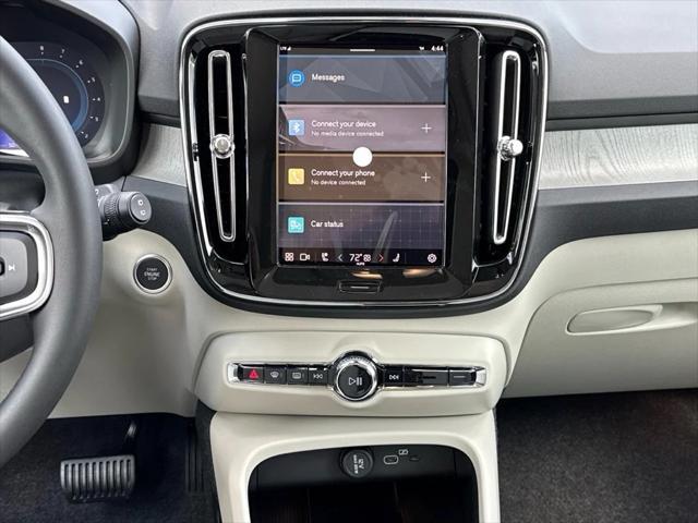 new 2025 Volvo XC40 car, priced at $53,125