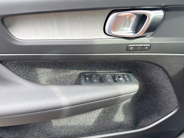 new 2025 Volvo XC40 car, priced at $45,815