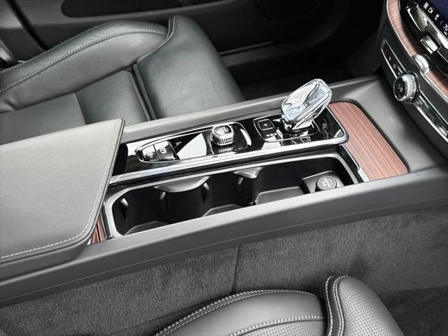 used 2024 Volvo XC60 Recharge Plug-In Hybrid car, priced at $62,993