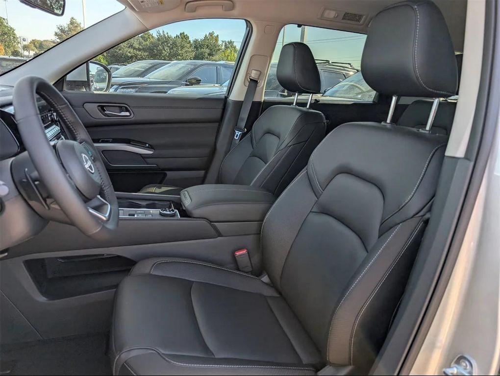 new 2025 Nissan Pathfinder car, priced at $35,447