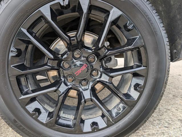 used 2022 GMC Yukon XL car, priced at $49,377