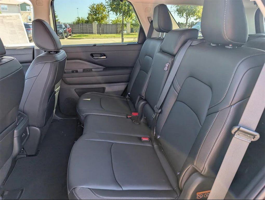 new 2025 Nissan Pathfinder car, priced at $35,480