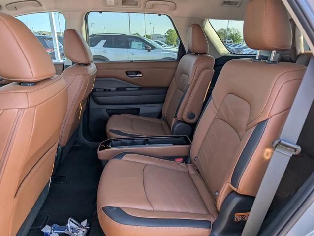 new 2025 Nissan Pathfinder car, priced at $48,019