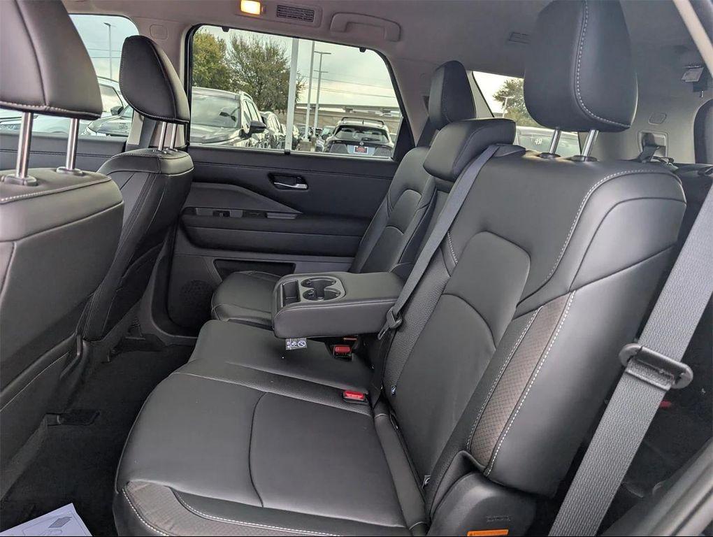 new 2025 Nissan Pathfinder car, priced at $35,156