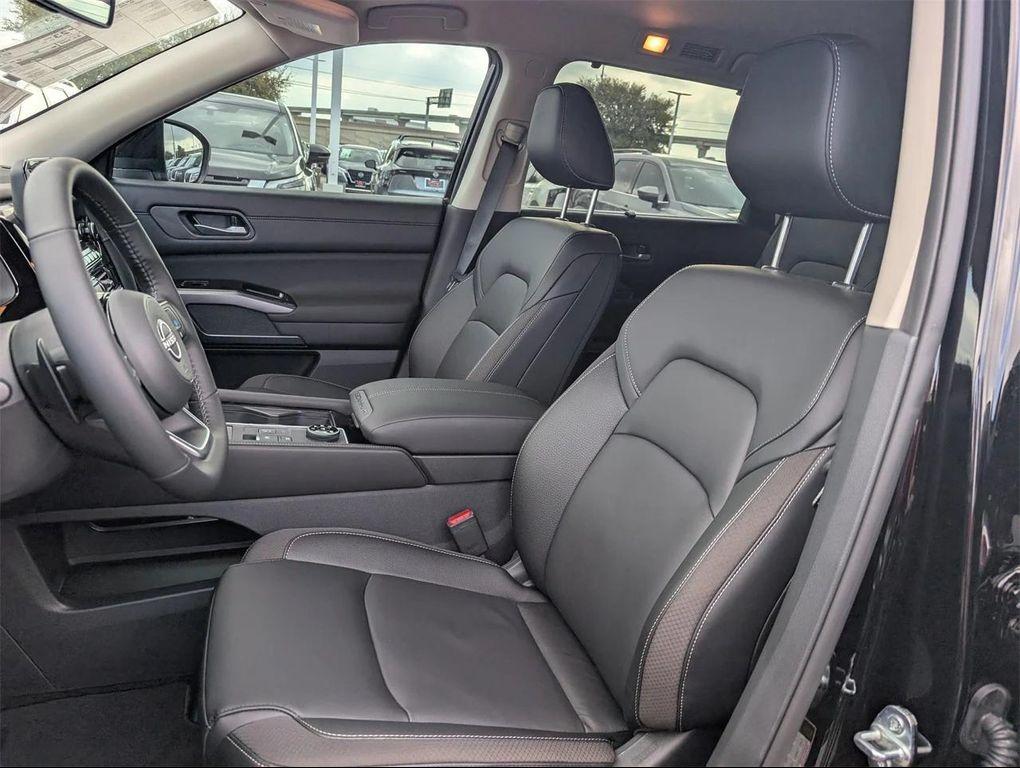 new 2025 Nissan Pathfinder car, priced at $35,156