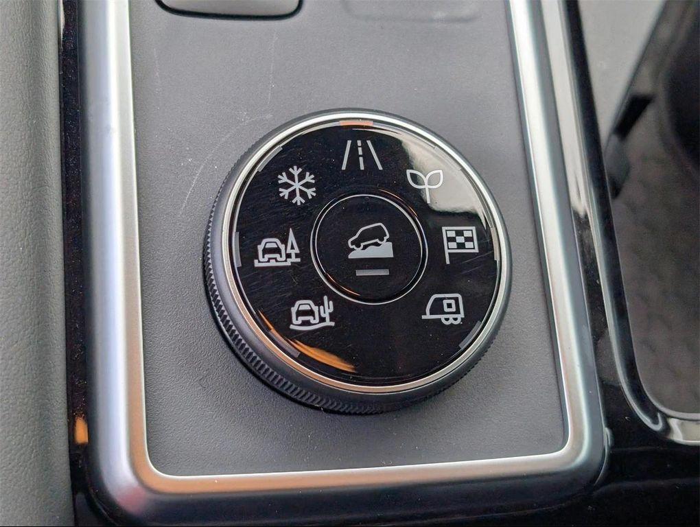 new 2025 Nissan Pathfinder car, priced at $35,156