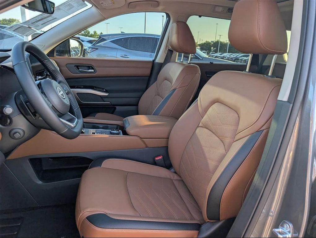 new 2025 Nissan Pathfinder car, priced at $48,935