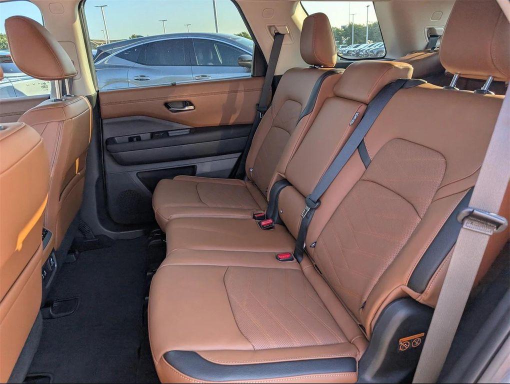 new 2025 Nissan Pathfinder car, priced at $48,935