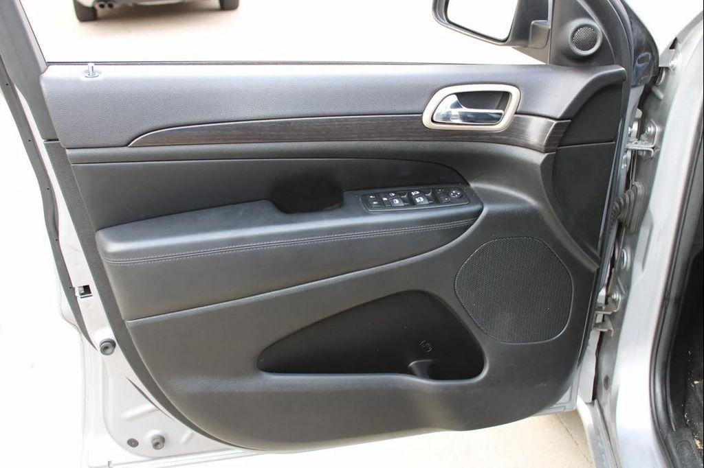 used 2014 Jeep Grand Cherokee car, priced at $12,700