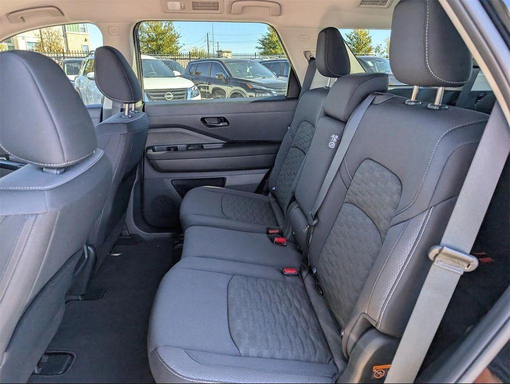 new 2025 Nissan Pathfinder car, priced at $31,101