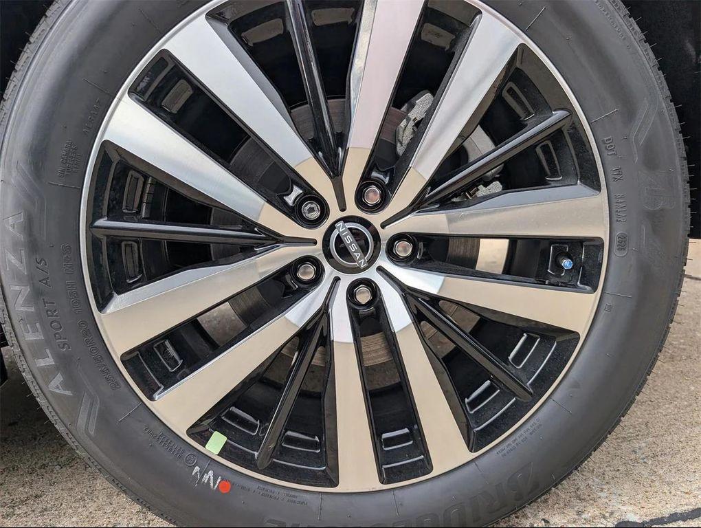 new 2025 Nissan Pathfinder car, priced at $40,231