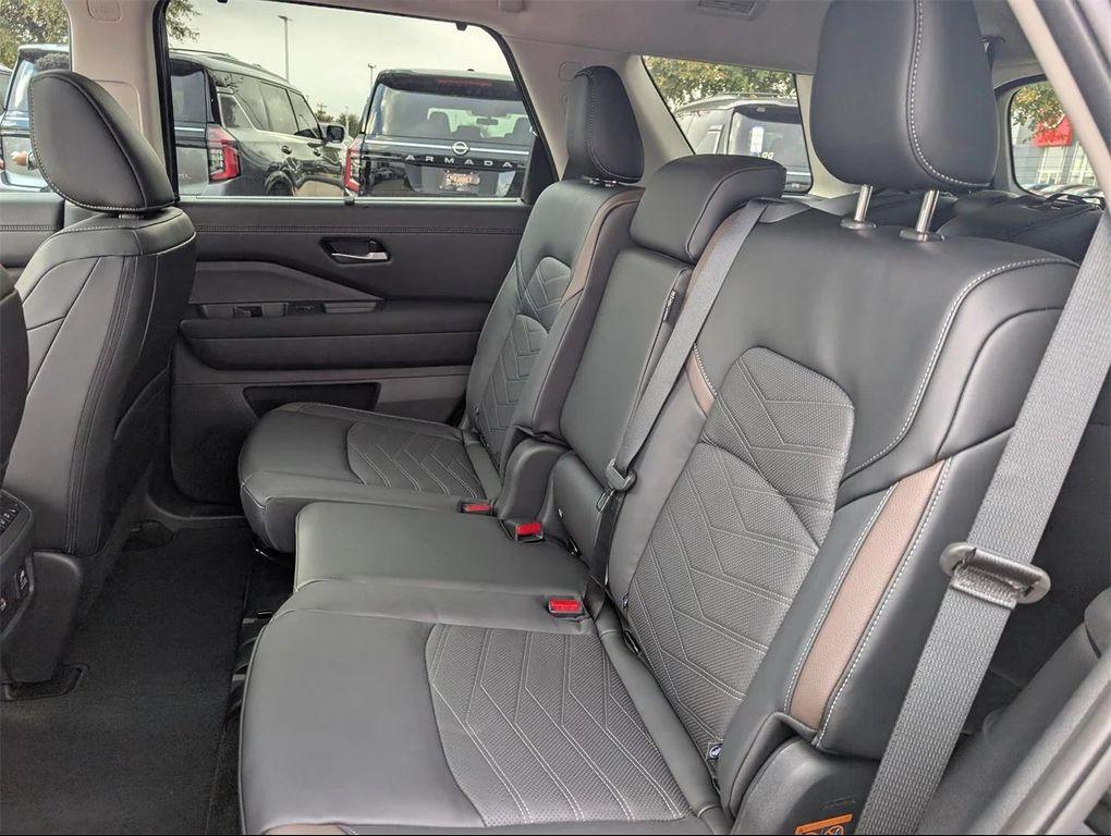 new 2025 Nissan Pathfinder car, priced at $40,231